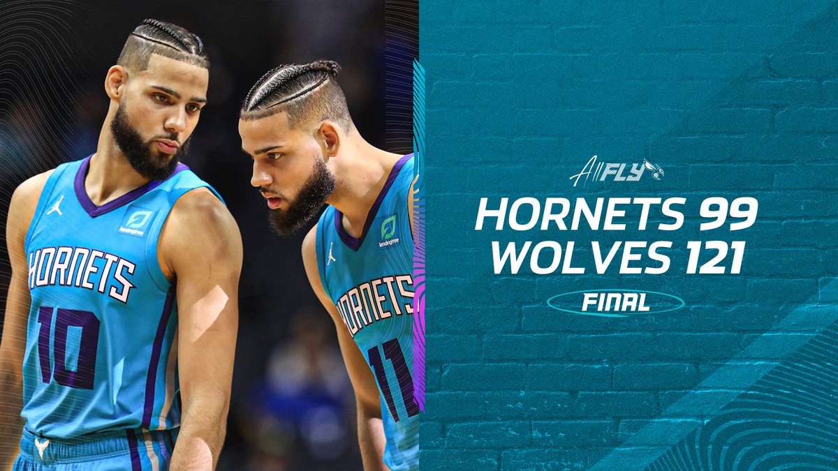 差点又丢！国足后场惊险横传，杨泽翔滑倒被断球.